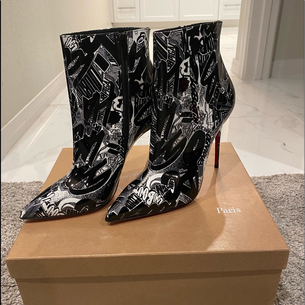 Christian Louboutin So Kate Bootie Sz 40
